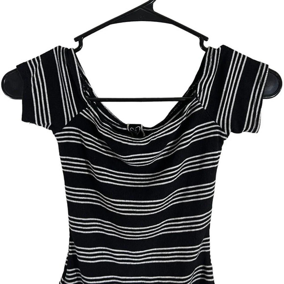 Windsor Black and White Striped Bodysuit Size XS Short Sleeve Stretch Knit - Picture 3 of 5